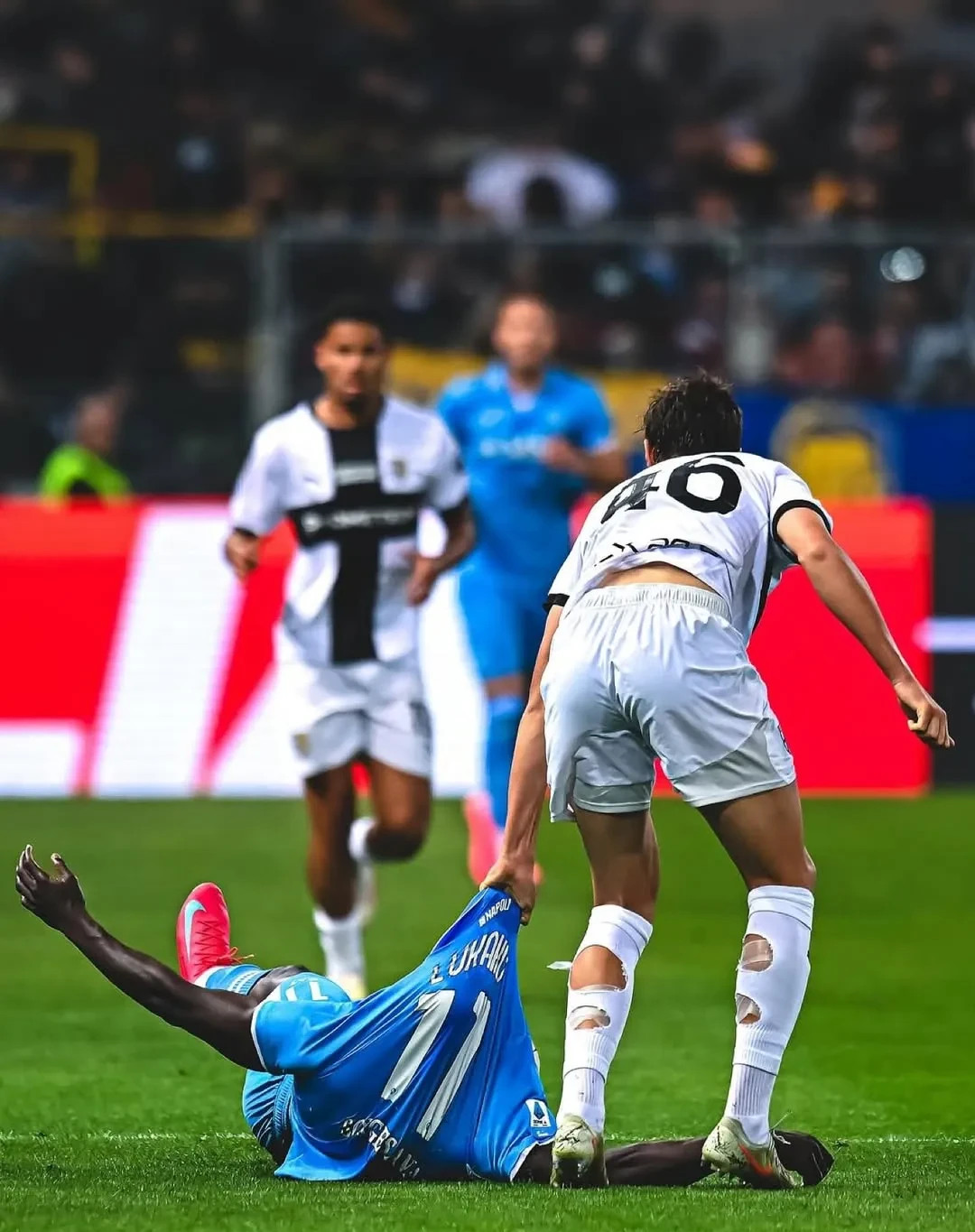 九游游戏-包含国际米兰发布备战花絮，清晨造点机会，欧联任务艰巨，年轻球员得到机会的词条